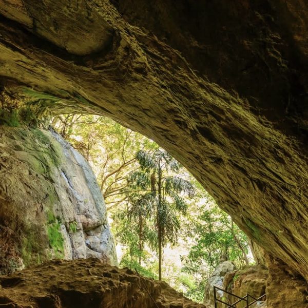 Ella Ravana Cave